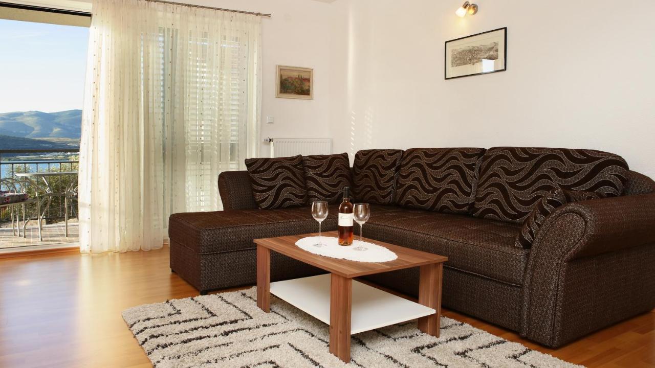Apartment Matea トロギール エクステリア 写真